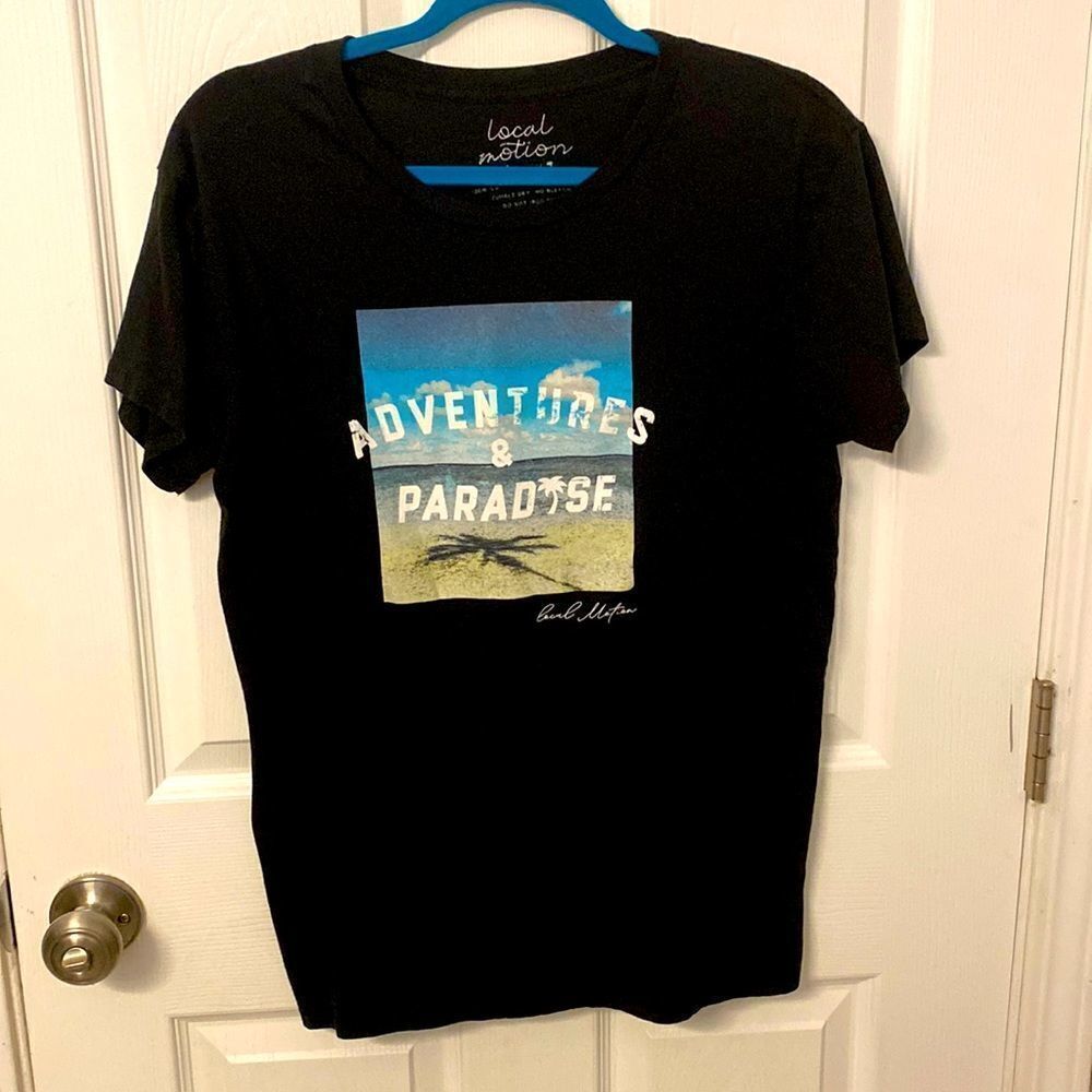 Local motion women black screen tee- Adventures & Paradise - size XL